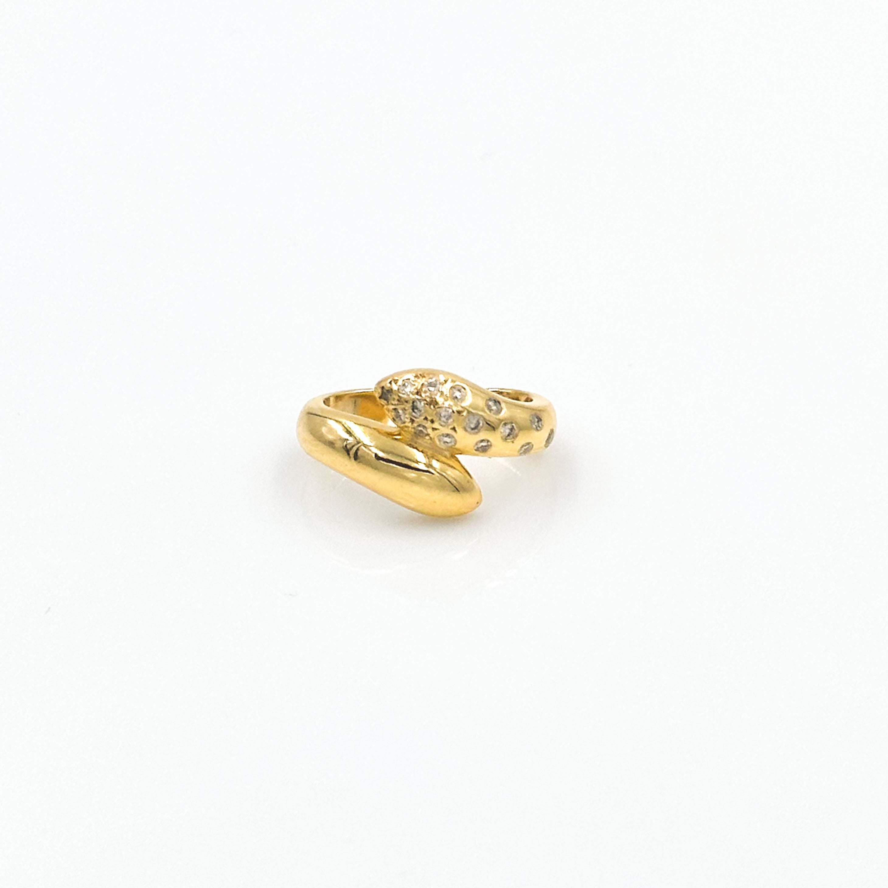 Claw Earcuff with Sprinkled Diamonds, Gold