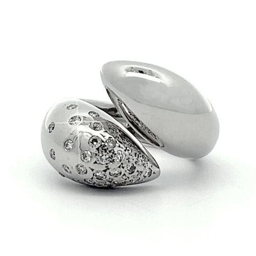 Claw Ring with Sprinkled Diamonds, Gold